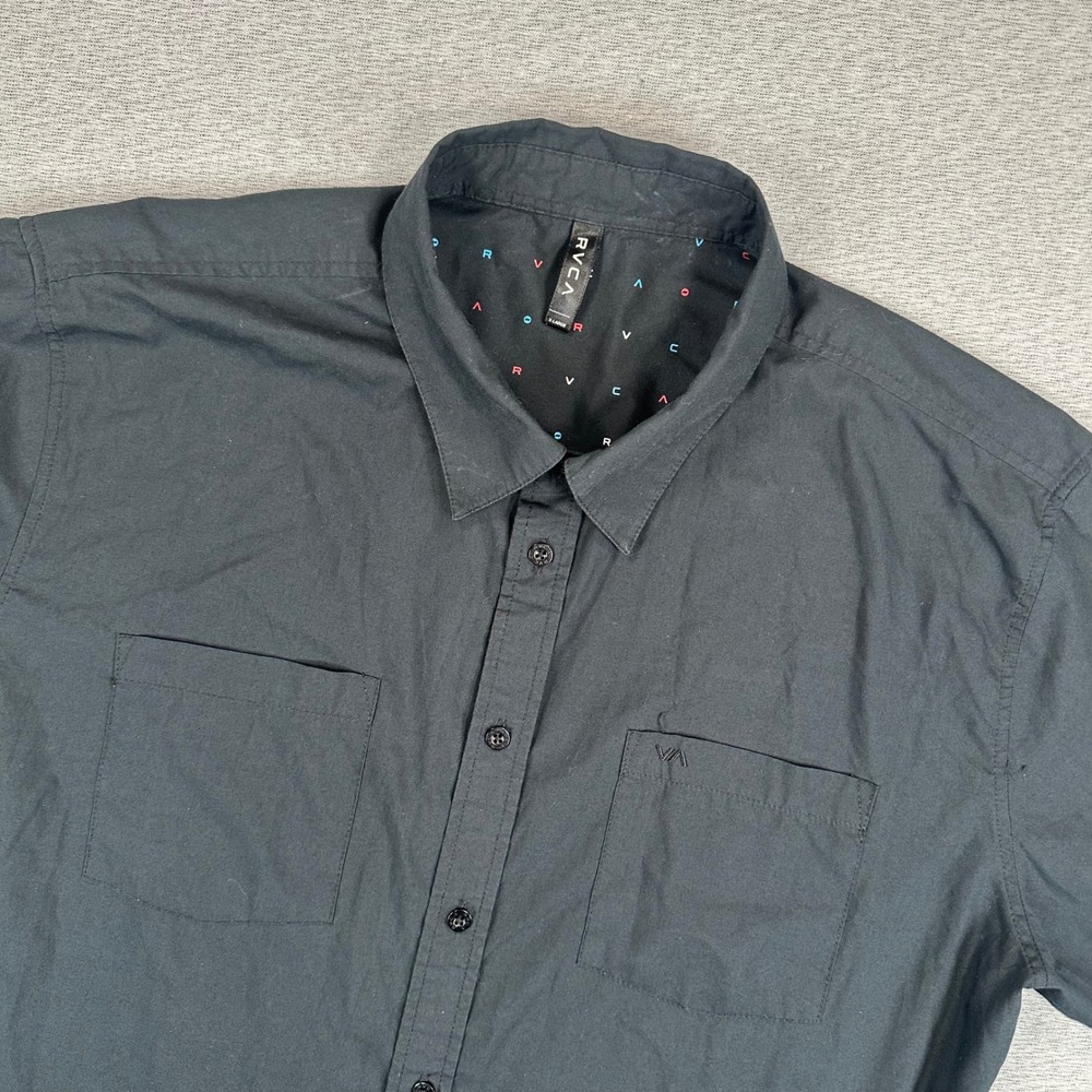 RVCA Shirt Mens XL Black Solid Short Sleeve Button Down Dual Pocket Skater